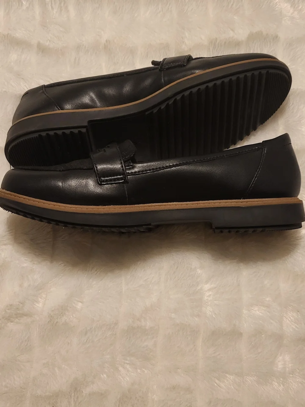 Clarks Black Leather Slip-On Loafers/Flats